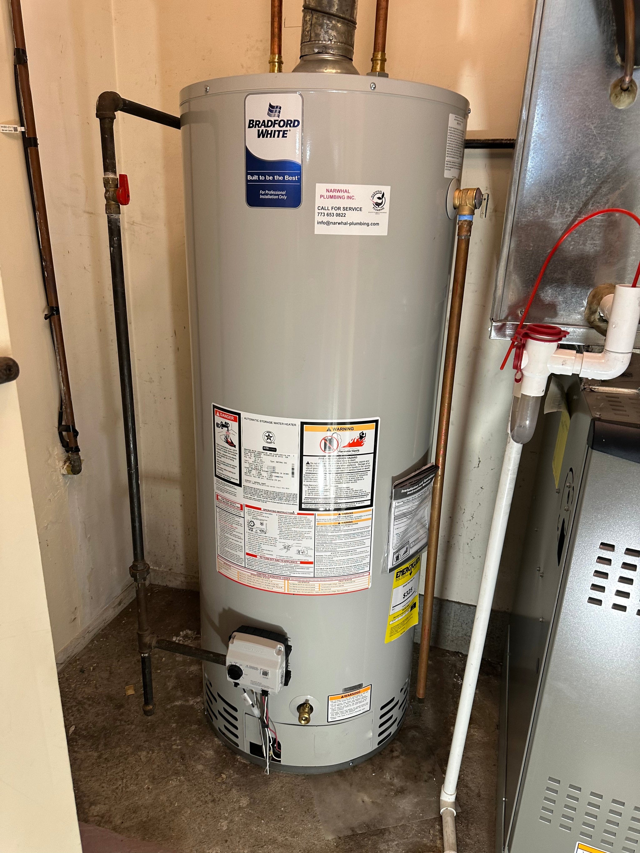 Tankless vs. Traditional Water Heaters – What’s Best for Chicago Homes? (2025 Guide)